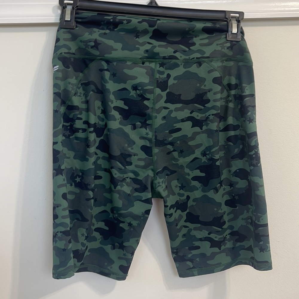 Fabletics shorts - Picture 3 of 3
